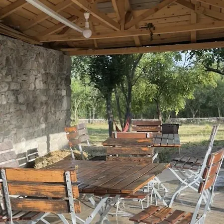 Natura بيت للعطل Rrethi i Eperm